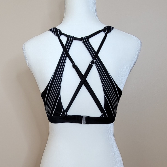 Athleta Top Chevron High Neck Sports Bra with underwire Black/White Size 32B/C - Picture 3 of 11